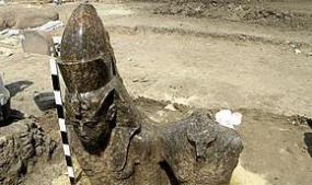 Археологи восстановили древние статуи Египта