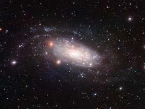 В созвездии Гидры обнаружили галактику-блин
