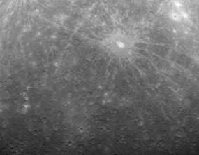 NASA представило первые орбитальные снимки Меркурия