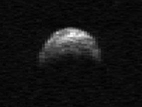 К Земле приближается астероид размером в 400 метров