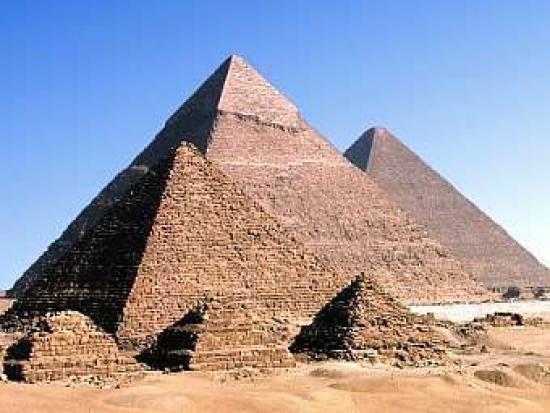 Египетские пирамиды. Фото с сайта kea...