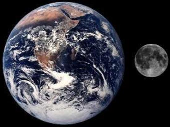 Сравнительные размеры Земли и Луны. И...