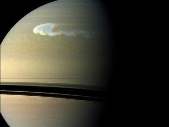 Шторм на Сатурне. Фото NASA/JPL