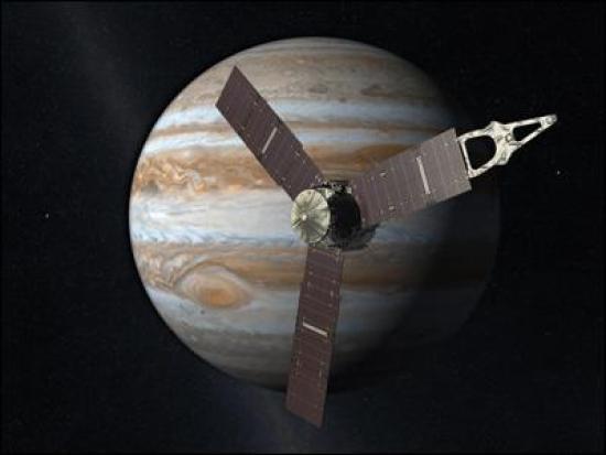 Космический зонд Juno впервые детальн...