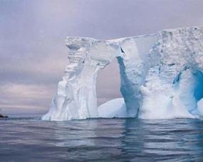 Огромный айсберг откололся от Антарктиды