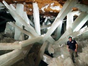 В Мексике есть пещера с огромными кристаллами