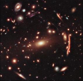 Обнаружена темная материя в скоплениях галактик