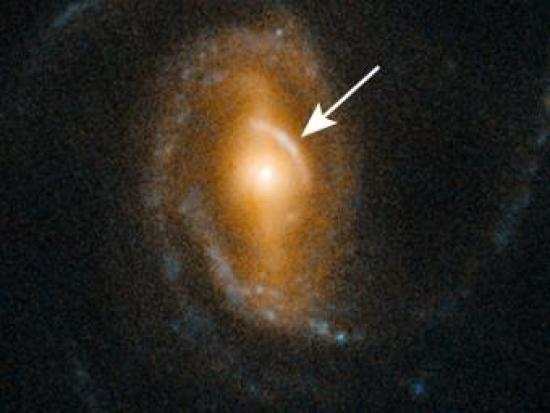 Одна из линз. Фото Hubble/NASA