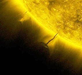 Странный объект возле Солнца - это НЛО