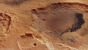 На дне марсианского кратера обнаружены следы изменений климата