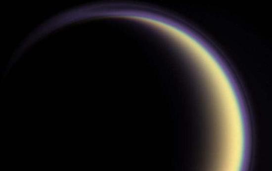 Титан. Изображение NASA / JPL / Space...