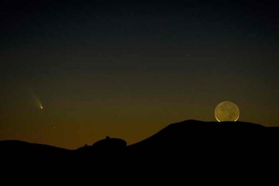 Комета. Фото: STAN HONDA/AFP/Getty Im...