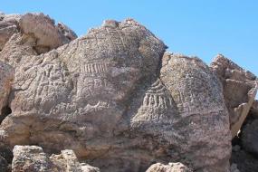 Палеонтологи нашли старейшие петроглифы Северной Америки