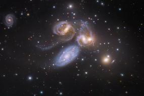 Астрономы открыли одну из самых древних и далёких галактик
