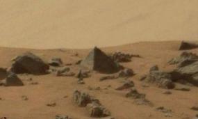 Пирамиду идеальной формы нашли на Марсе