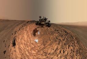 Марсоход Curiosity сделал селфи в богатом водой районе «Оленья кожа»
