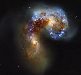 Ученым удалось заснять слияние галактик