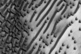 На Марсе нашли «надпись» азбукой Морзе и расшифровали ее
