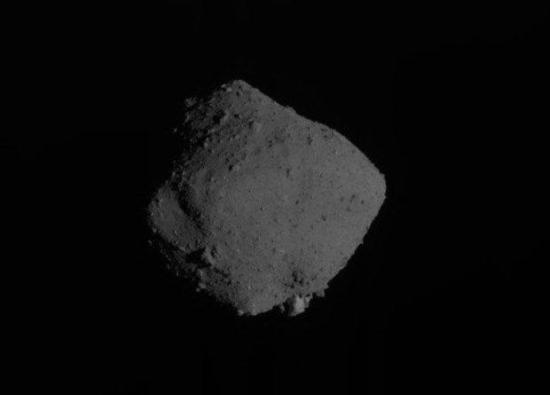 Астероид Рюгу. Фото: JAXA