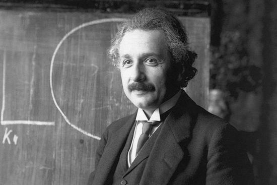 Альберт Эйнштейн Фото: Public Domain ...