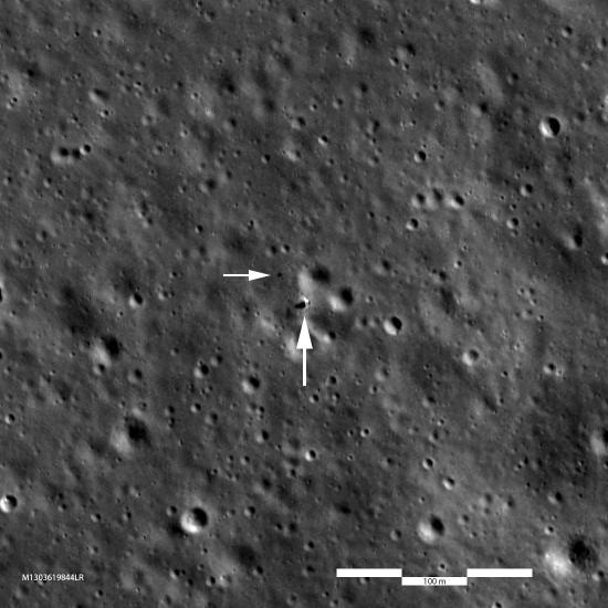 Чанъэ-4 и ровер Юйту-2 на снимке американского зонда Lunar Reconnaissance Orbiter 1 февраля 2019 года