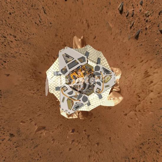 Возле кратера Гусева на Марсе.