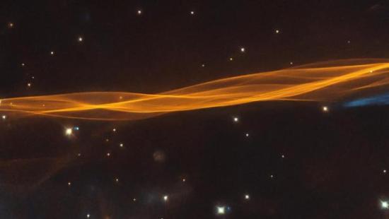 Космический телескоп "Хаббл" сделал уникальный снимок вуали взорвавшейся сверхновой.