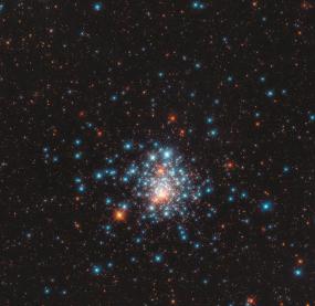 Телескоп «Хаббл» прислал новые снимки шарового звездного скопления NGC 1805