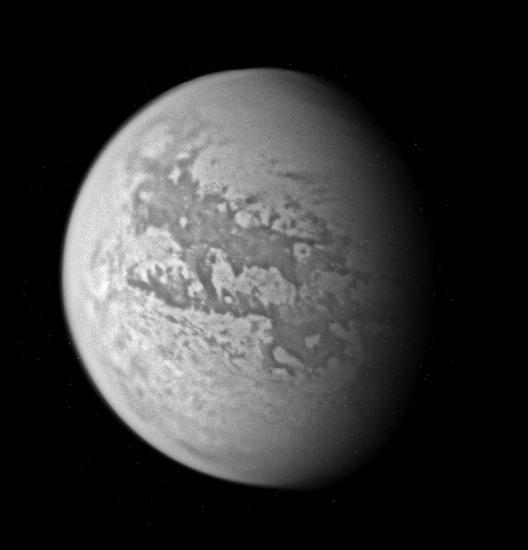 Изображение Титана, составленное из 4 инфракрасных фотографий, сделанных «Кассини»