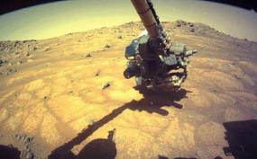 Марсоход пытается найти жизнь на Марсе