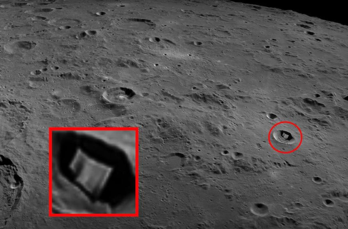 На луне заметили. Тайваньский уфолог Скотт Уоринг. Снимки Луны. Странные предметы на Луне. Странные объекты на Луне.