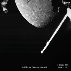 Зонд BepiColombo передал первый снимок планеты Меркурий