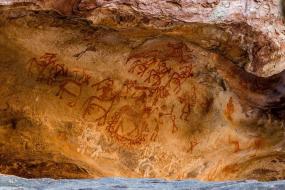 В индийской пещере нашли рисунки первобытных людей