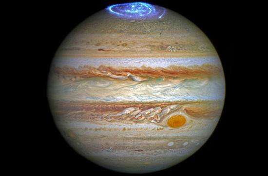 Полярное синие на Юпитере.