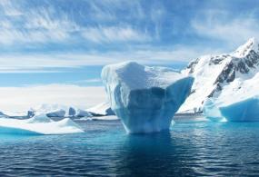 В Антарктике растаяло много льда