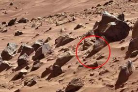 Марсоход наткнулся на "лицо египетской статуи"