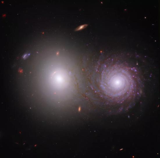 В НАСА совместили изображения телескопа Джеймса Уэбба и «Хаббла»