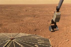 На Марсе были обнаружены два огромных необычных кратера