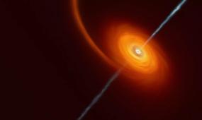 Найдено объяснение яркого кольца на снимке черной дыры