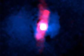 Обнаружена сверхмассивная черная дыра, не влияющая на окружающую галактику