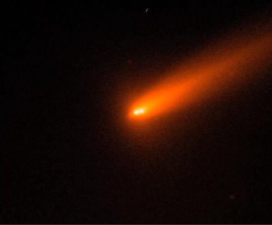 Комета в ночь с 11 на 12 ноября во время ее распада.