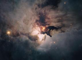 Астрономы обнаружили пылевое облако размером с звезду