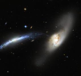 Галактики NGC 2799 и NGC 2798